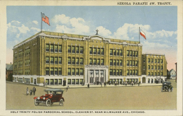 Plakat für die Heilige Dreifaltigkeit Polnische Pfarrschule in Cleveland, Ohio, das ein Gebäude, Menschen, Fahrzeuge, Flaggen und Text unter einem bewölkten Himmel zeigt.