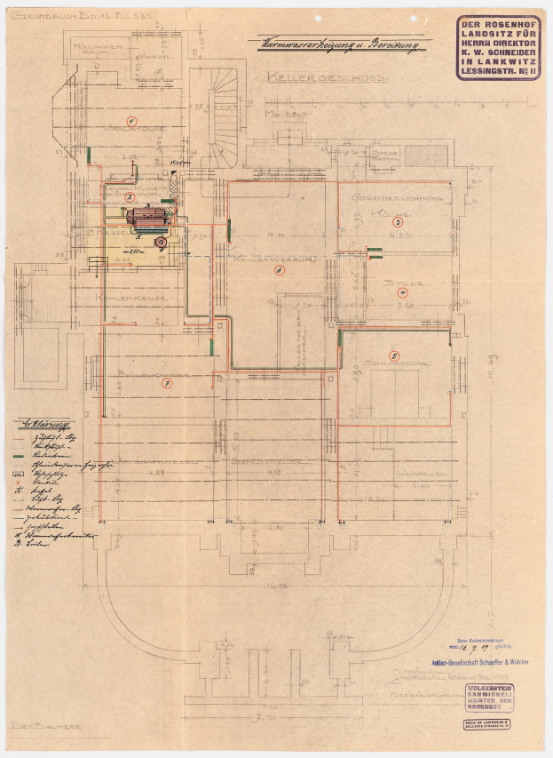 Schwarze und weiße architecturale Zeichnung des Rosenhof-Krankenhauses in Hamburg, Deutschland, die detaillierte Layout mit zahlreichen Drähten zeigt, die auf elektrische oder strukturelle Pläne hinweisen, begleitet von handgeschriebenen Textanmerkungen.