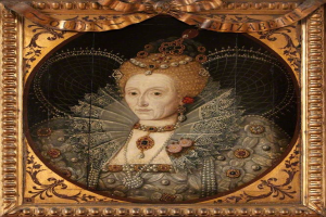 Gemälde der Queen Elizabeth I. von England in königlicher Kleidung, mit Krone, einen Stock haltend, mit Haaren im Dutt und einem würdevollen Gesichtsausdruck.