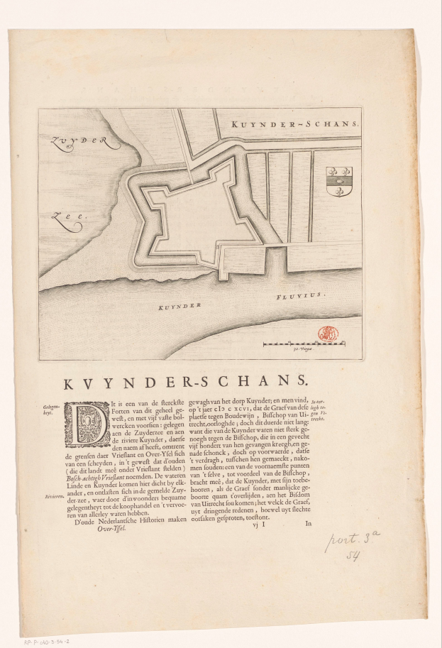Ein altes Buch mit einer detaillierten Karte von Kuynder-Schans, das Straßen, Gebäude und Sehenswürdigkeiten zeigt, mit begleitendem Text, der zusätzliche Informationen bietet.