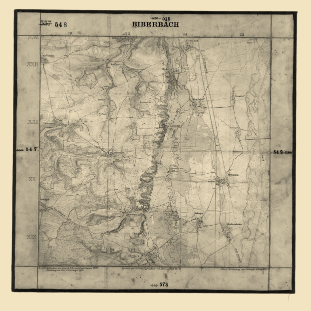 Ein altes topografisches Papierkart von Biberbach, Deutschland, das Text und Zahlen zeigt, die das Stadtgebiet detailreich darstellen.