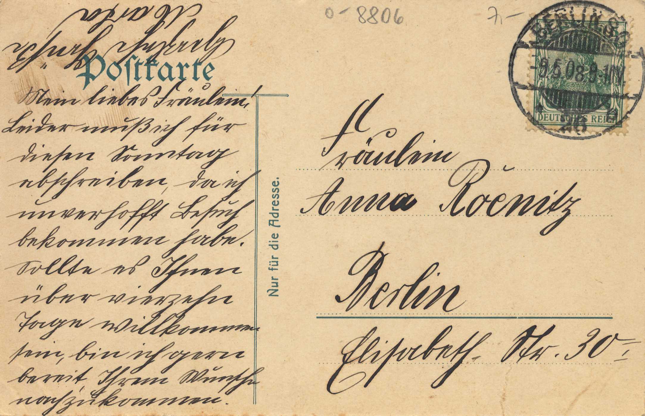 Eine alte Postkarte mit einer Briefmarke, adressiert an Anna Roenitz in Berlin, Deutschland.