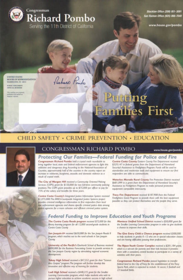 Eine Broschüre mit verschiedenen Fotos, Texten, einem Logo, einer Unterschrift und Zahlen.