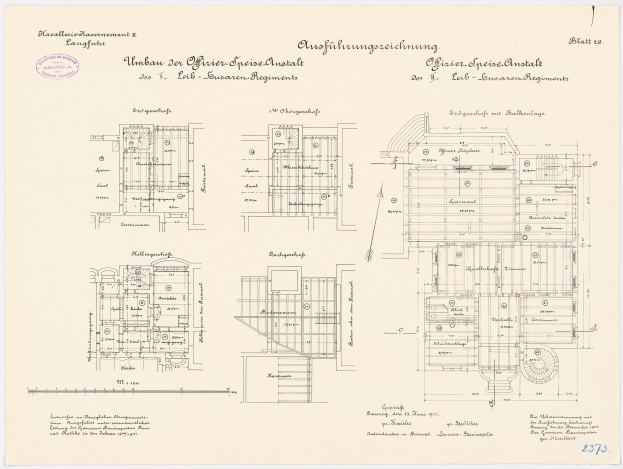 Grundrisszeichnung des ehemaligen Bundeskanzleramts in der Bundesrepublik Deutschland, die detaillierte architektonische Entwürfe und Anmerkungen zeigt.