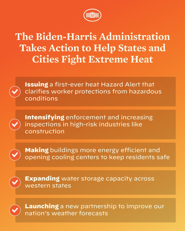 Plakat mit der Überschrift "Die Biden-Harris-Verwaltung setzt sich dafür ein, dass Bundesstaaten und Städte gegen extreme Hitze kämpfen" mit einem roten und weißen Schild-Logo mit einem Blitz, eingerahmt von einem gelben Rand.